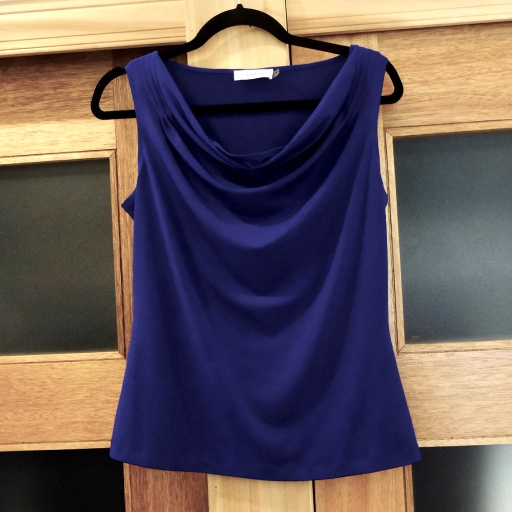 CALVIN KLEIN~Ladies' SLEEVELESS ROYAL BLUE FAUX DRAPED COLLAR BLOUSE SIZE M